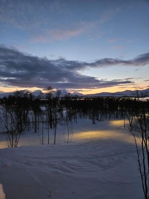 Ny Leilighet I Nytt Bygg I Naturskjonne Omgivelser! Tromsø Exterior foto